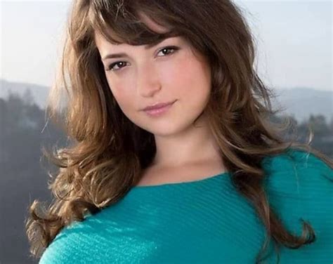 milana vayntrub boobs